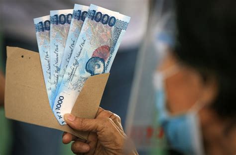 FACT CHECK: Lies about 'ayuda' distribution from the government.